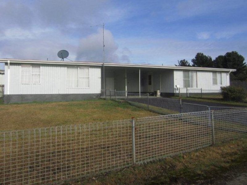 33 Counsel Street, Zeehan TAS 7469