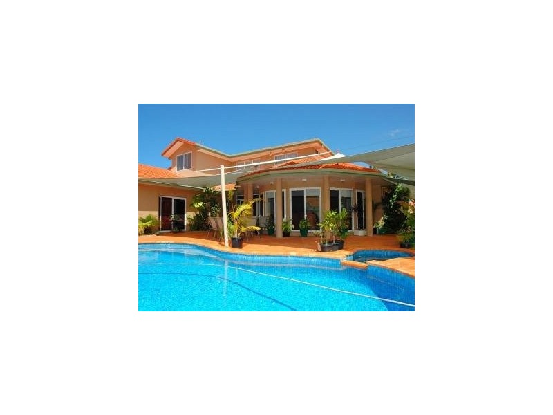 131 Morala Avenue, Runaway Bay QLD 4216