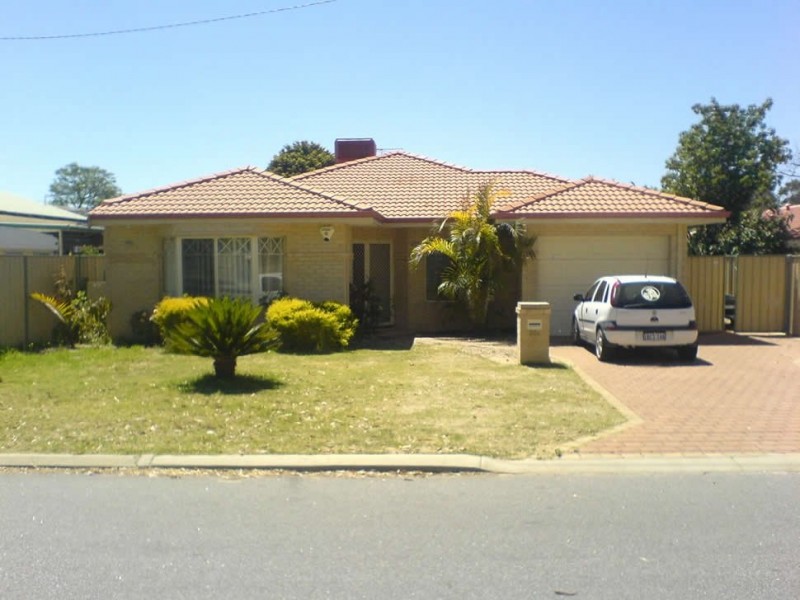 30b braibrise road, Wilson WA 6107