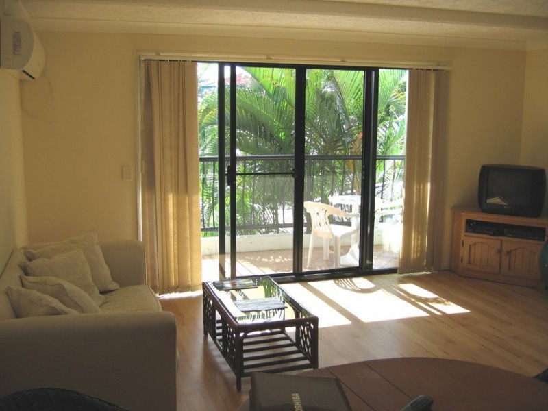 16-24 Purli Street, Chevron Island QLD 4217