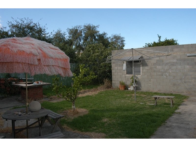 25 Hatton Grove, Coburg VIC 3058