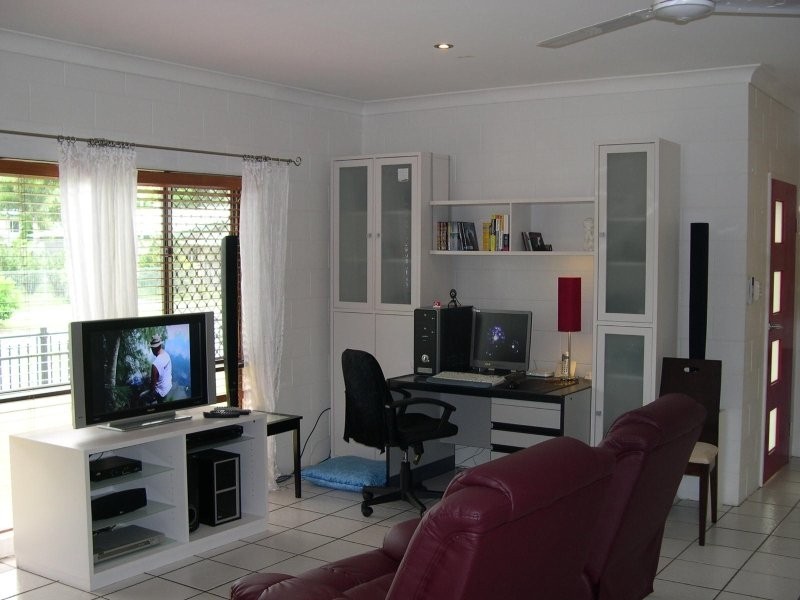 8 Cadaga Close, Whitfield QLD 4870