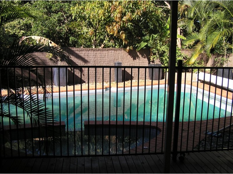 4 Arran Close, Edge Hill QLD 4870