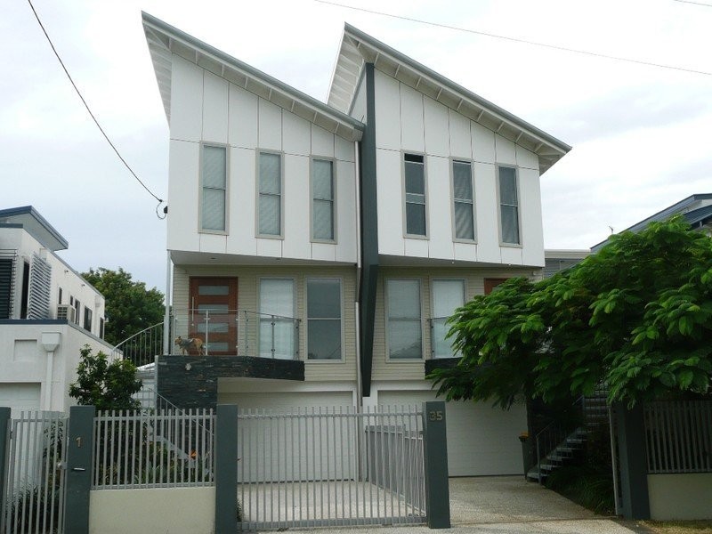 Dolphin Ave, Mermaid Beach QLD 4218