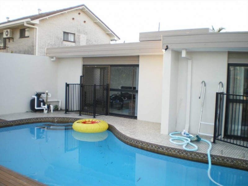 Merrimac Blvd, Broadbeach Waters QLD 4218
