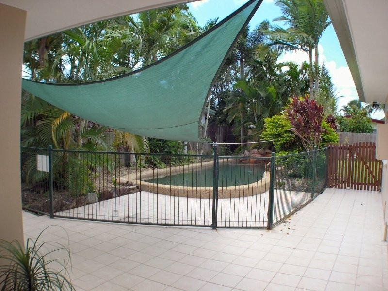 8 Cadaga Close, Whitfield QLD 4870