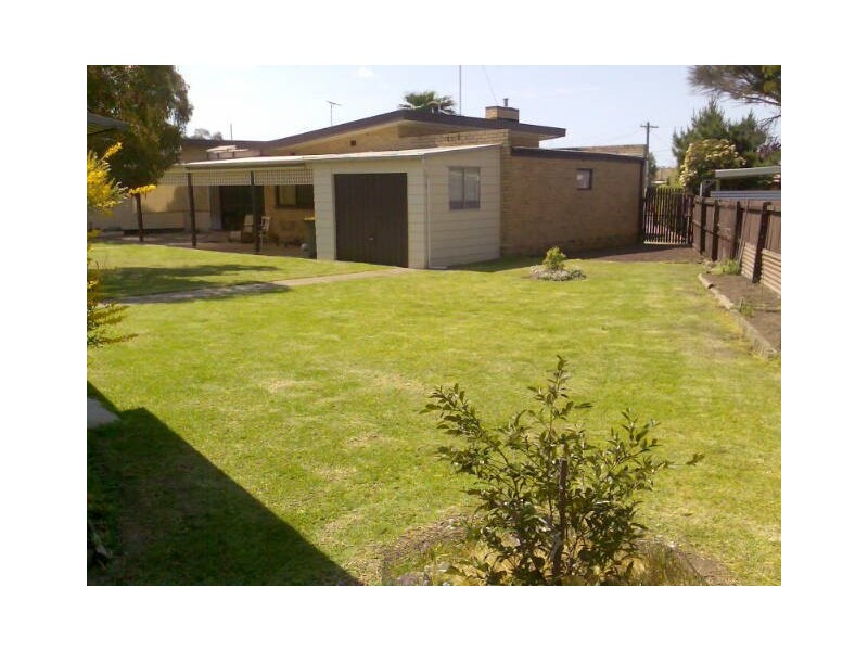 4 Carol Court, Newcomb VIC 3219