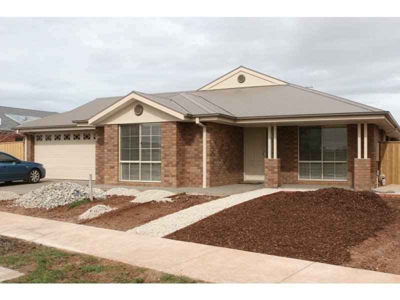 5 bradley grove, Tarneit VIC 3029