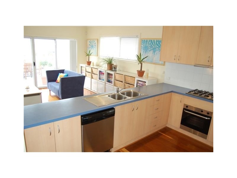 20  Sandy Point Rd, Sanctuary Lakes VIC 3030