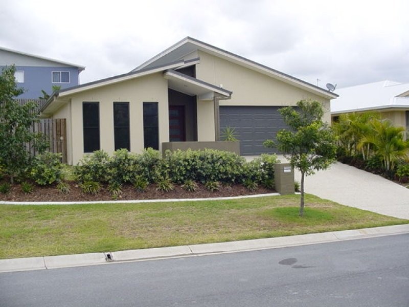 13  Napier Court, Pacific Pines QLD 4211