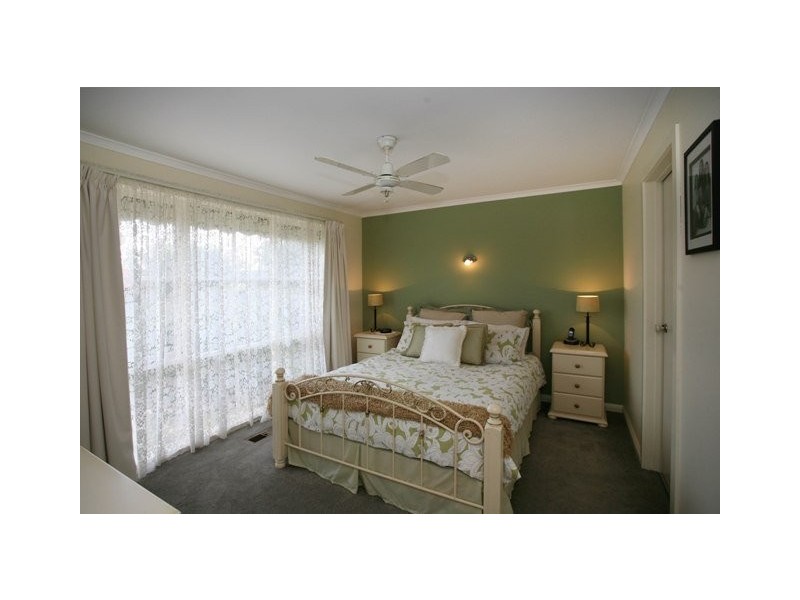 16 Tyntynder Close, Berwick VIC 3806