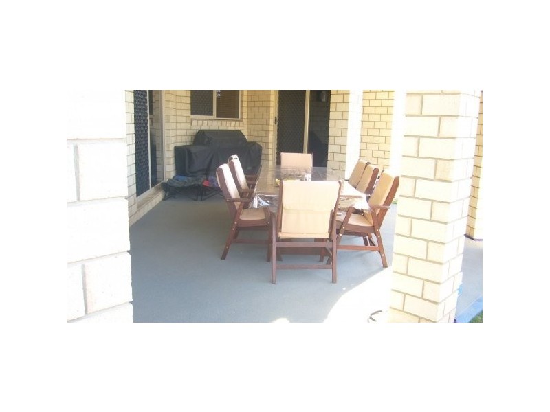 15 Kurrajong Circuit, North Lakes QLD 4509