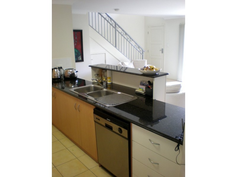 12 Geraldton Drive, Varsity Lakes QLD 4227