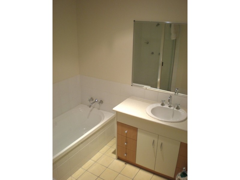 12 Geraldton Drive, Varsity Lakes QLD 4227