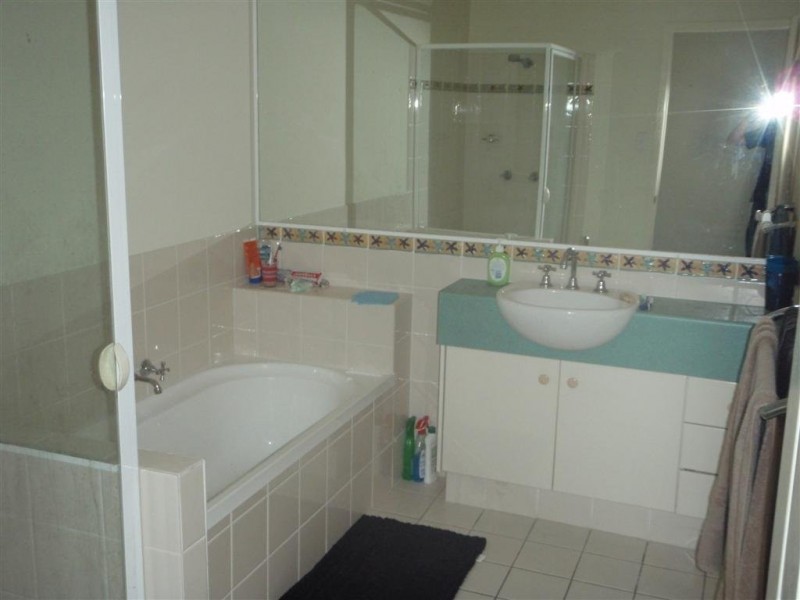 31 Chester Terrace, Southport QLD 4215