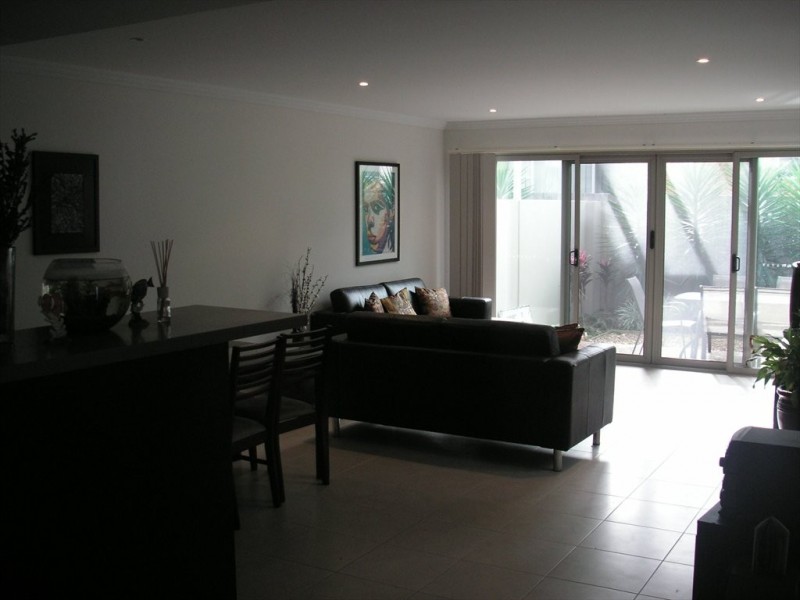 Dolphin Ave, Nobby Beach QLD 4218