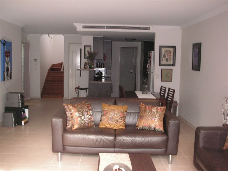 Dolphin Ave, Nobby Beach QLD 4218
