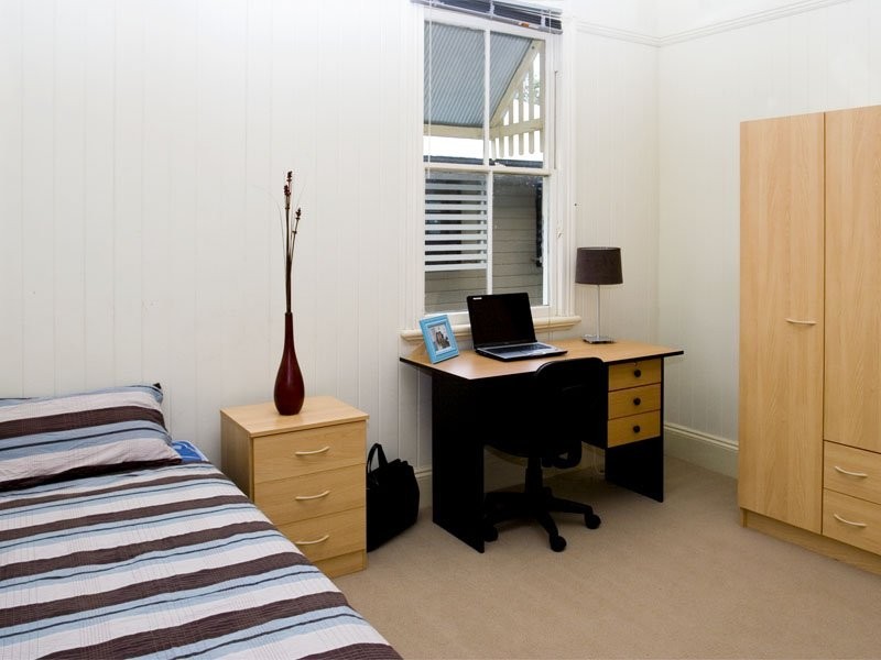 11 Camden Street, Albion QLD 4010