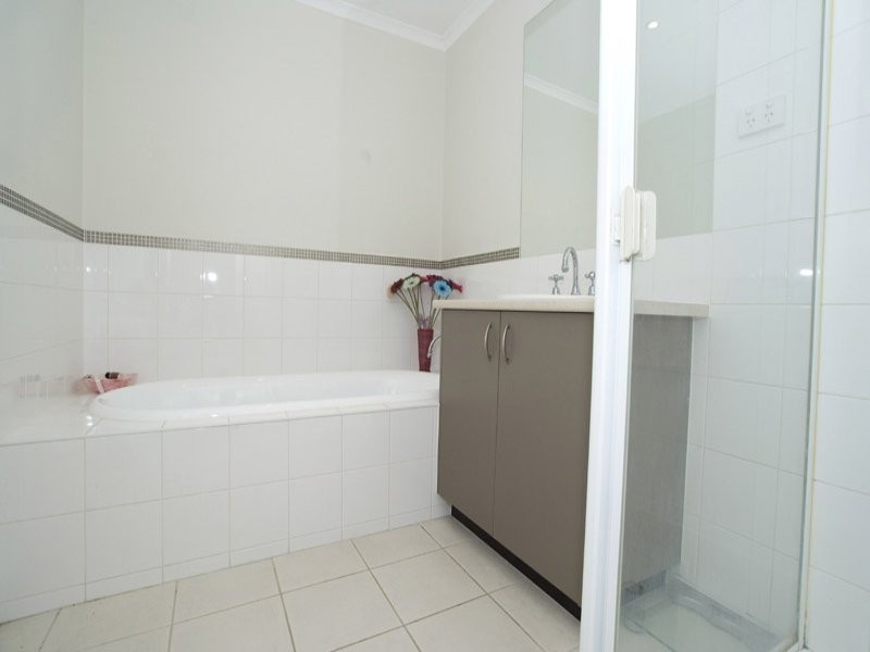 14 Newell Street, South Morang VIC 3752