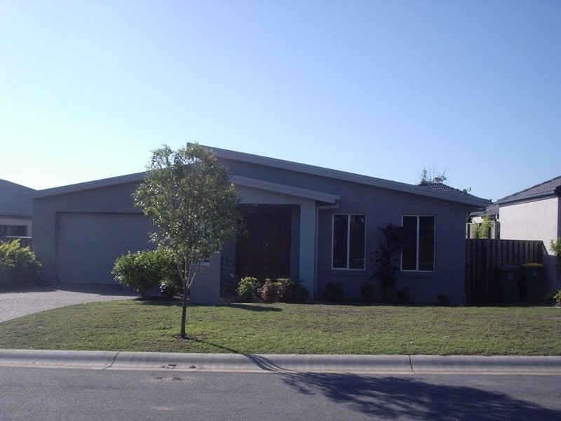 25 Stockdale street, Pacific Pines QLD 4211