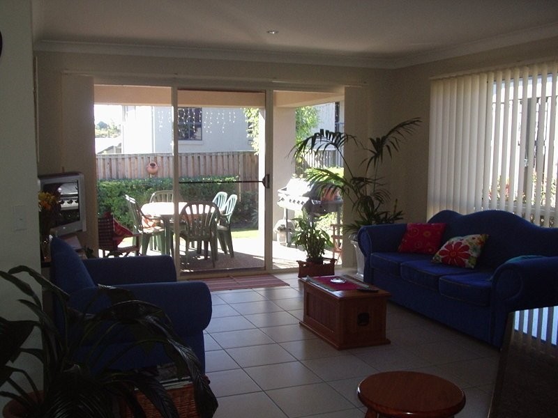 25 Stockdale street, Pacific Pines QLD 4211