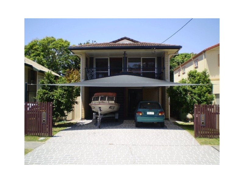 4 Hunter avenue, Labrador QLD 4215