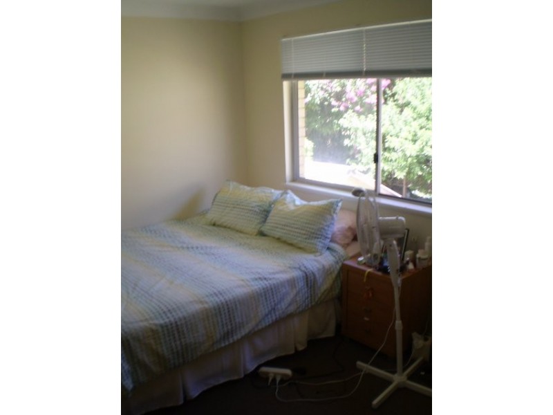 4 Hunter avenue, Labrador QLD 4215