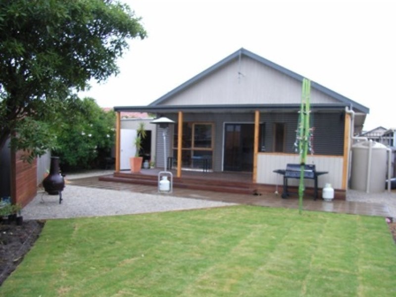 2 Mary Street, Hamlyn Heights VIC 3215