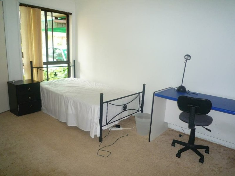 Olsen ave, Arundel QLD 4214
