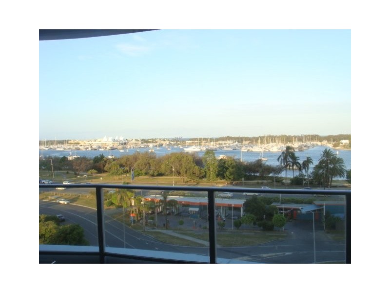 4 Como cresent, Southport QLD 4215