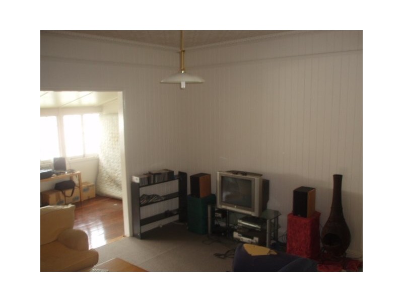 12 Pioneer Street, Toowong QLD 4066