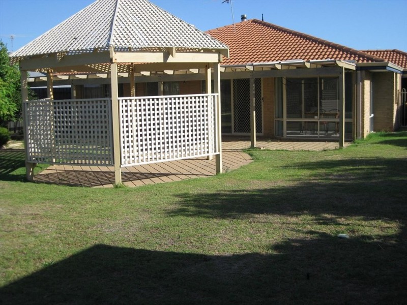 17 belleville gardens, Clarkson WA 6030