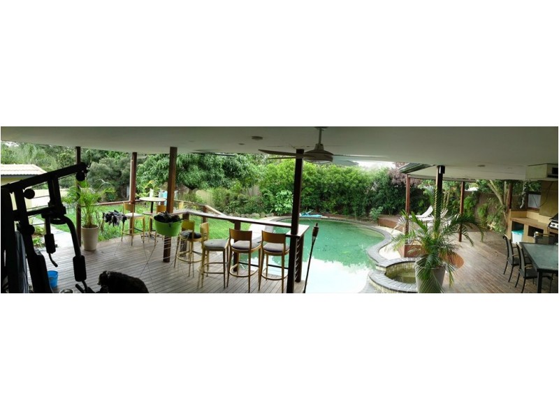 9 Canara St, Benowa QLD 4217