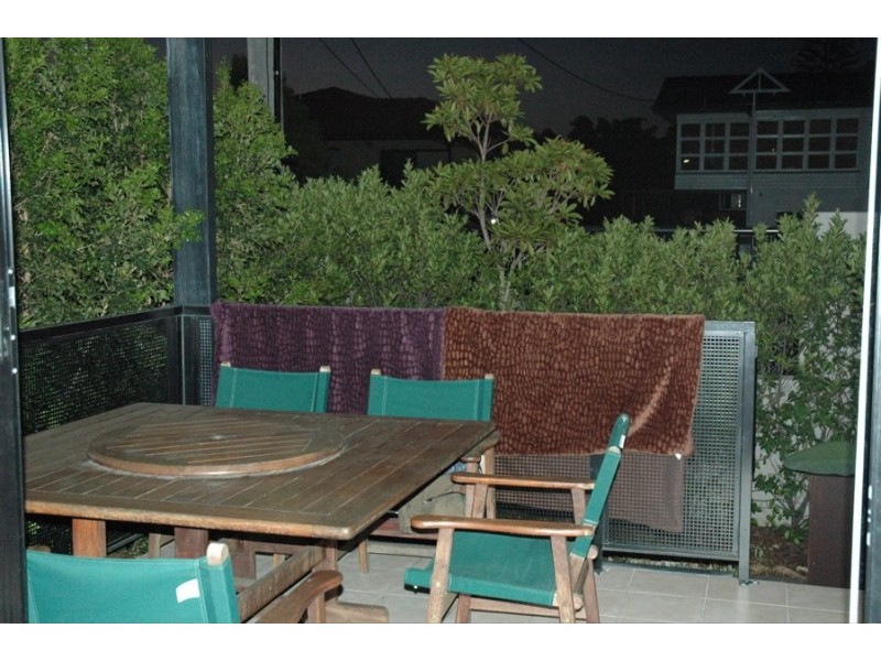 15 Kitchener, Coorparoo QLD 4151