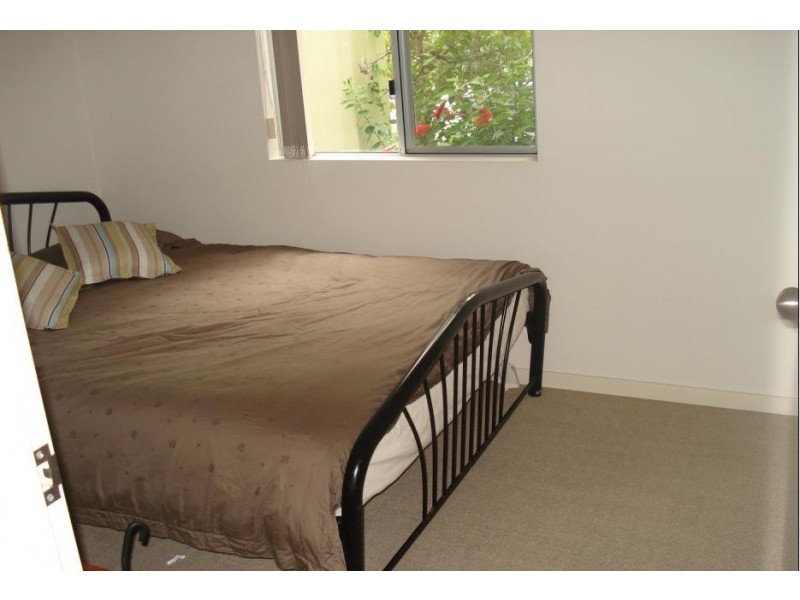 18-22 Parker st, Labrador QLD 4215