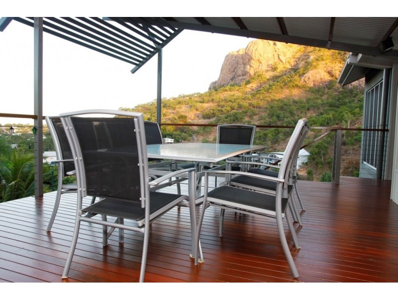 Toorak Place, Castle Hill QLD 4810