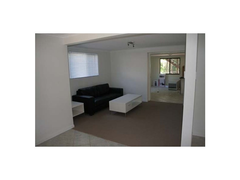 Darling Cres, Molendinar QLD 4214