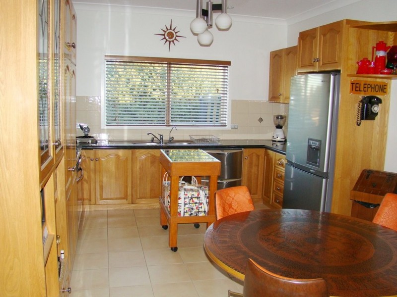 Montague, Highton VIC 3216