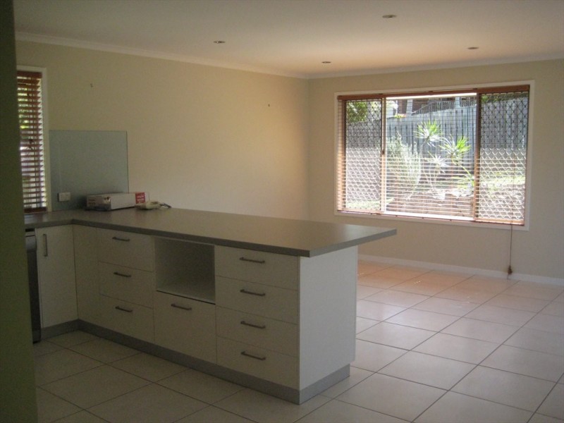 28 Armidale Crescent, Helensvale QLD 4212