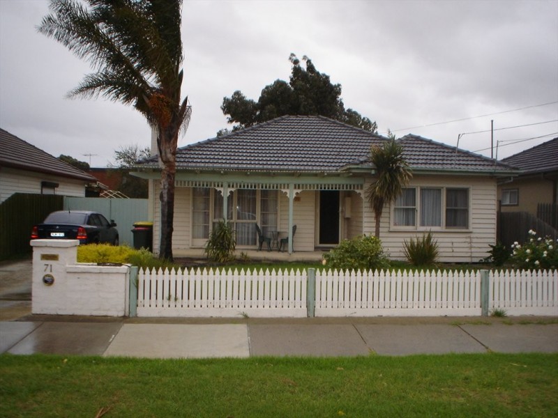 Halsey road, Airport West VIC 3042