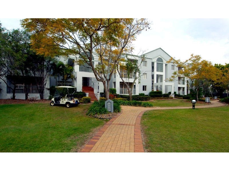 76 Chichester Drive, Arundel QLD 4214