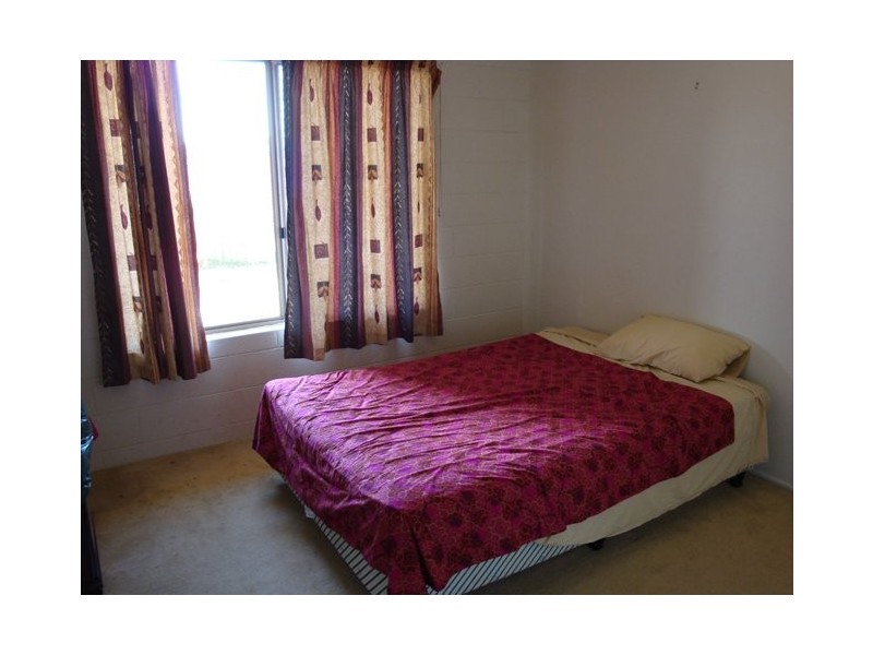 6 Watt st, West Gladstone QLD 4680