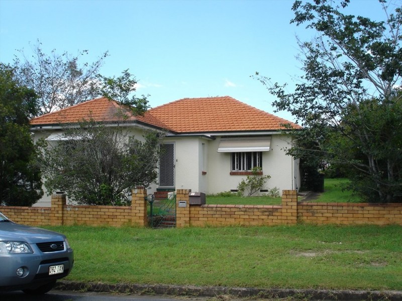 81 Morehead Avenue, Norman Park QLD 4170