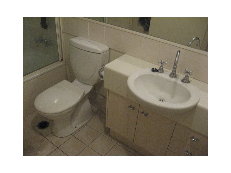 22 Dengate Lane, St Lucia QLD 4067