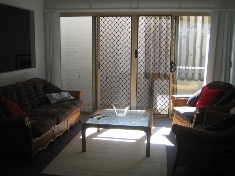 3 Palma Cres, Varsity Lakes QLD 4227