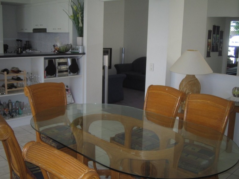 3 Palma Cres, Varsity Lakes QLD 4227