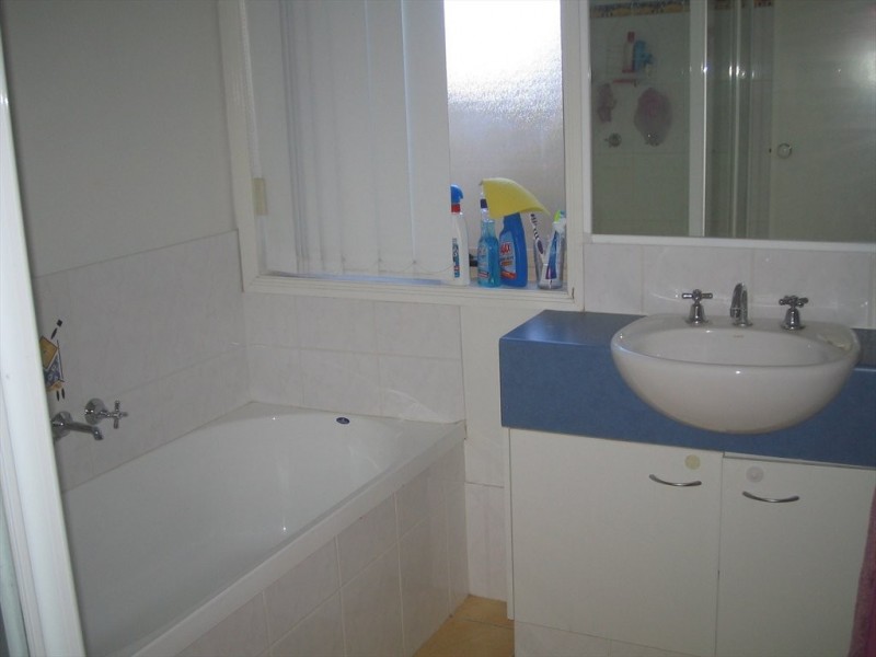 3 Palma Cres, Varsity Lakes QLD 4227