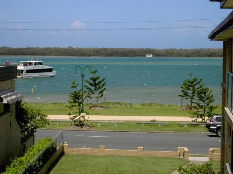 5 Brisbane Road, Biggera Waters QLD 4216