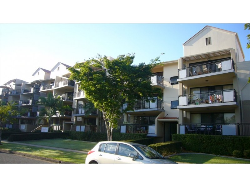 45 Harries Rd, Coorparoo QLD 4151