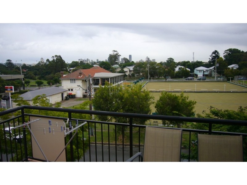 45 Harries Rd, Coorparoo QLD 4151
